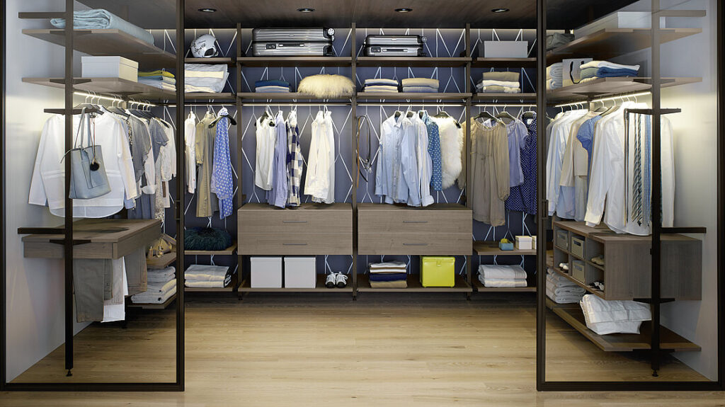 Sliding wardrobe with Uno interior system